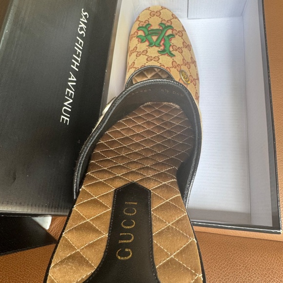 New Gucci Original GG Canvas MLB Slipper with LA Angels logo patch - Authentic! main image 9